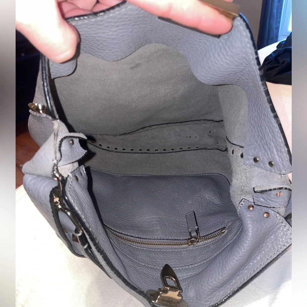 Valentino adjustable leather crossbody Preloved - Picture 3 of 8